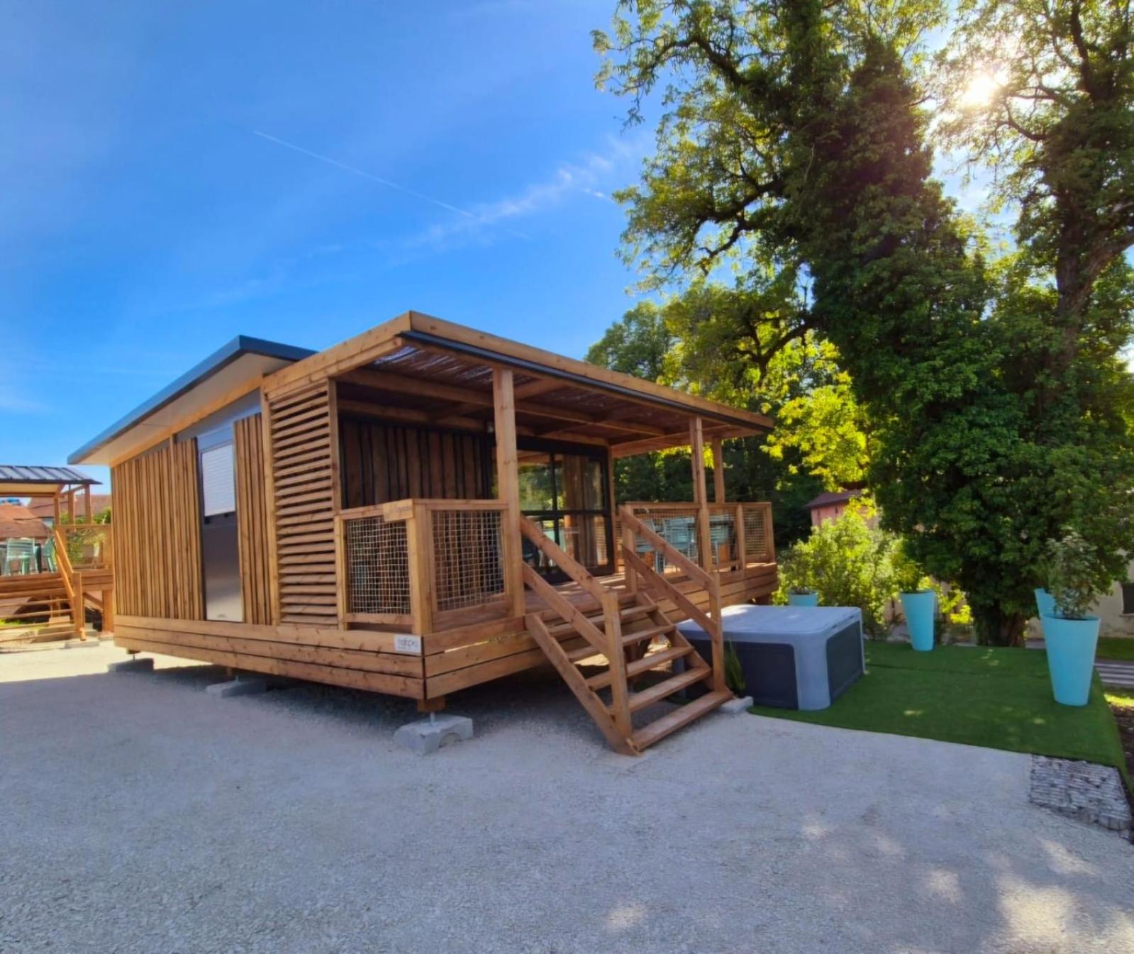 Les Lodges D'Emeraude Maisod Exteriör bild